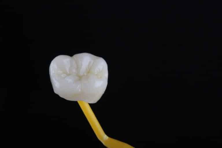 כתרי זירקוניה